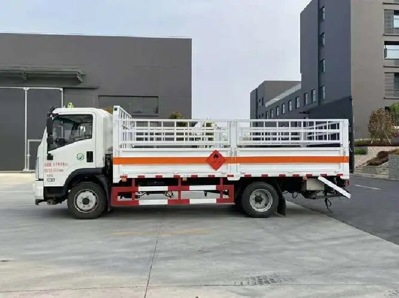 蘇州到吐魯番危險品運(yùn)輸